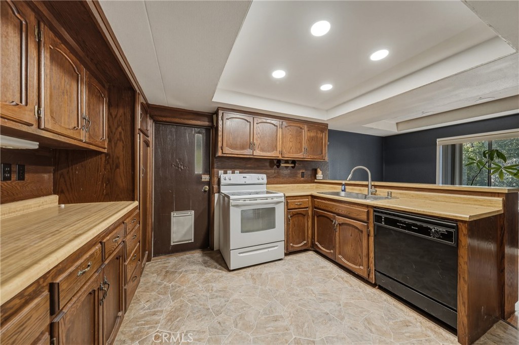 7333 High Street Property Photo 11