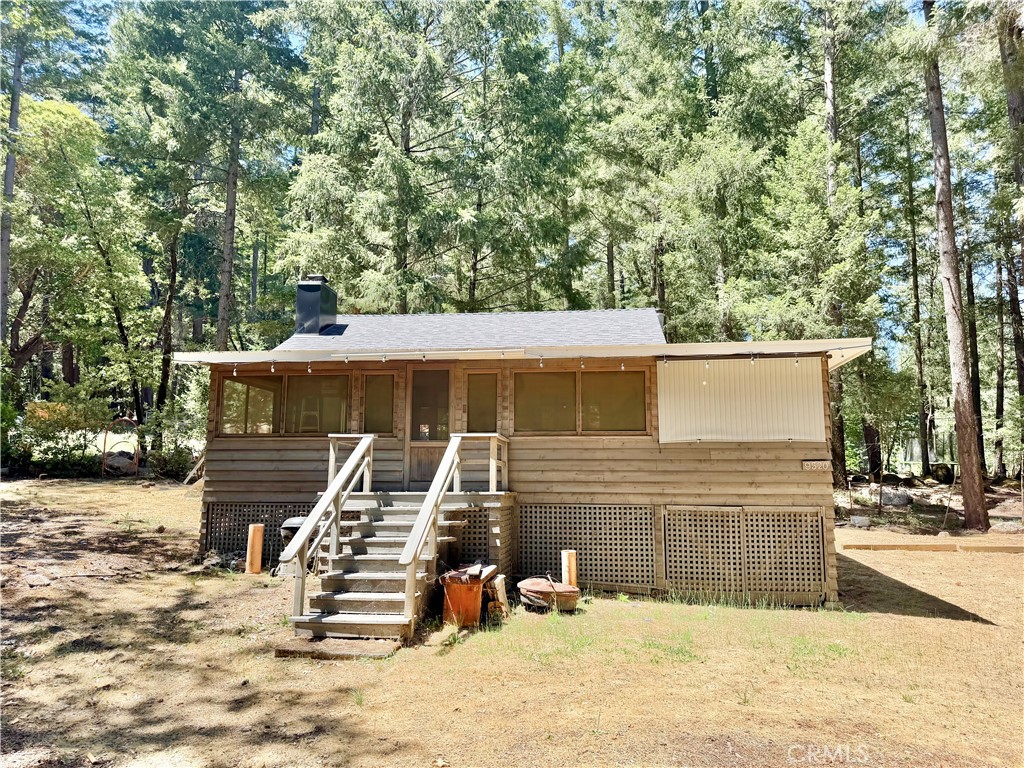 9520 Oak Place Property Photo 2
