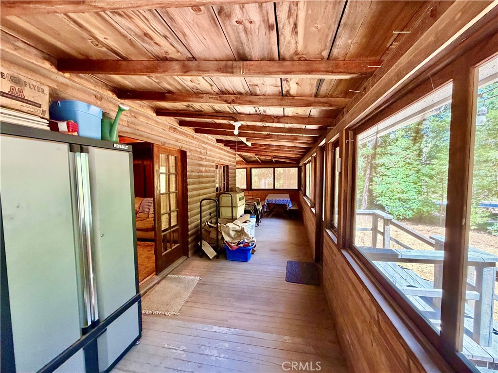 9520 Oak Place Property Photo 7