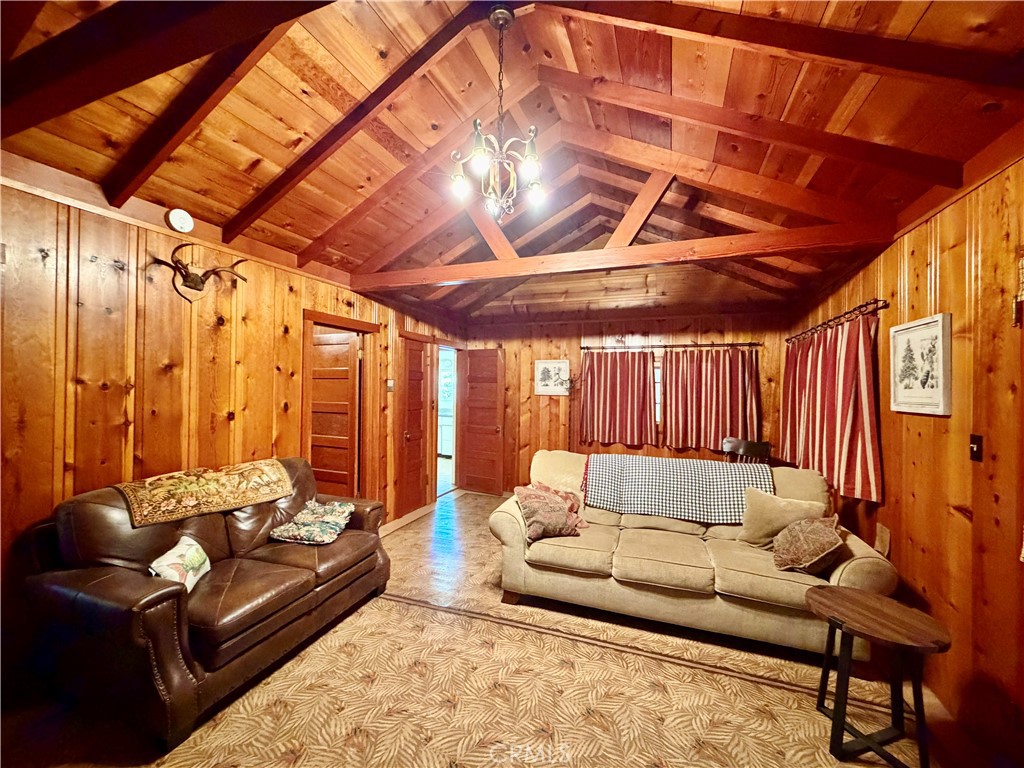 9520 Oak Place Property Photo 10