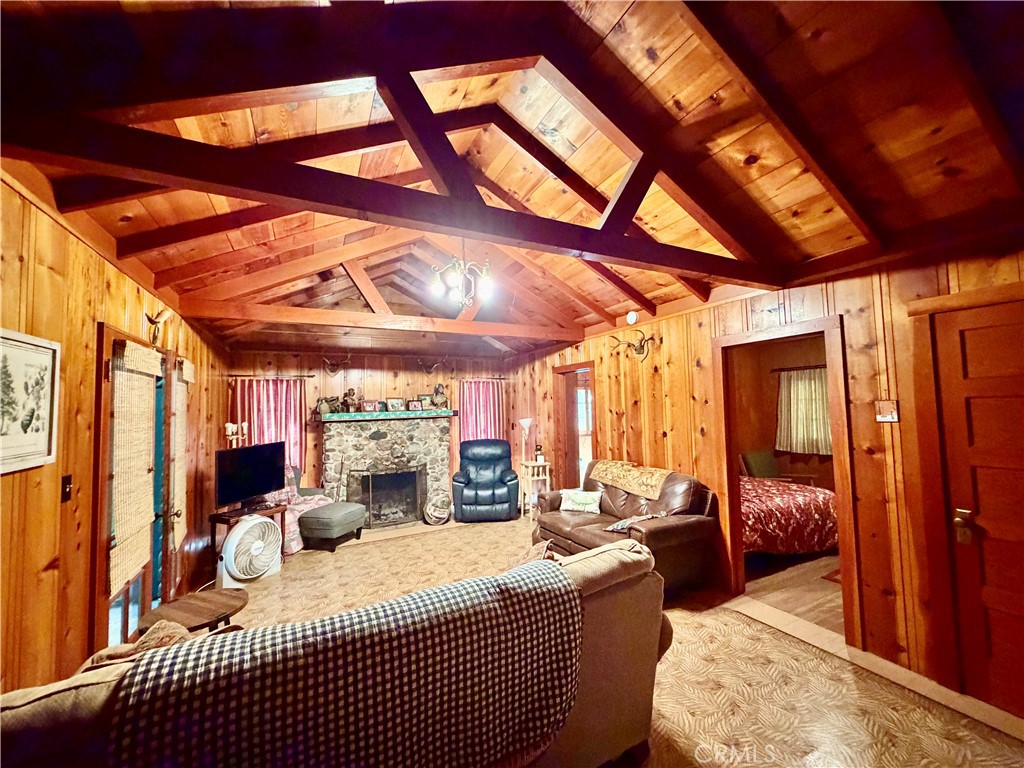 9520 Oak Place Property Photo 11