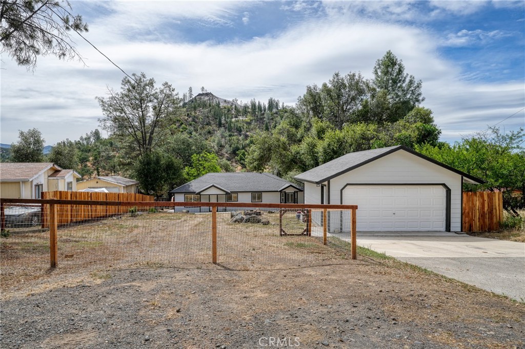 17440 Cache Creek Property Photo 2