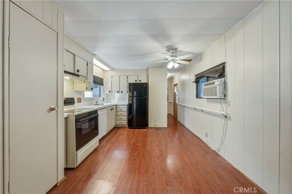 5890 E Highway 20 E 60 Property Photo 9