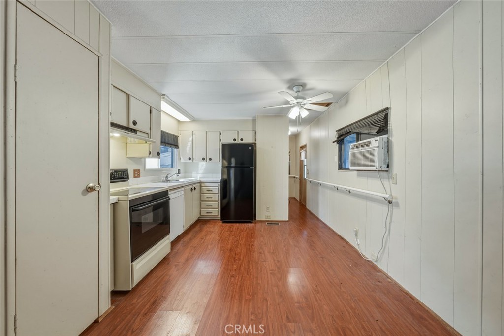 5890 E Highway 20 E 60 Property Photo 9