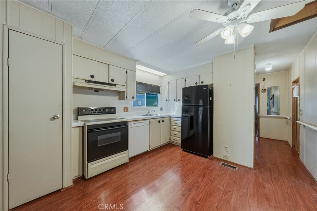 5890 E Highway 20 E 60 Property Photo 10