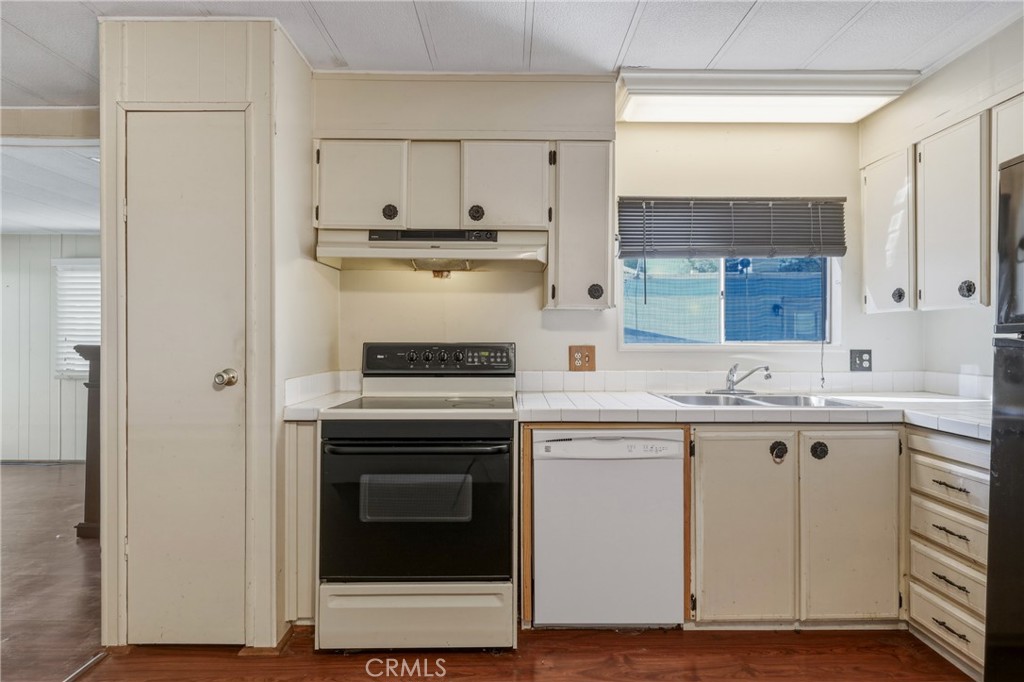 5890 E Highway 20 E 60 Property Photo 11