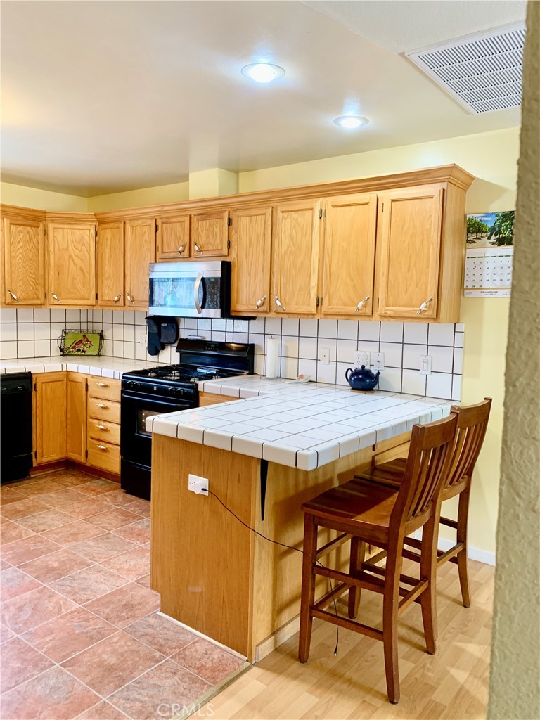 18076 Vista Point Ct Property Photo 9