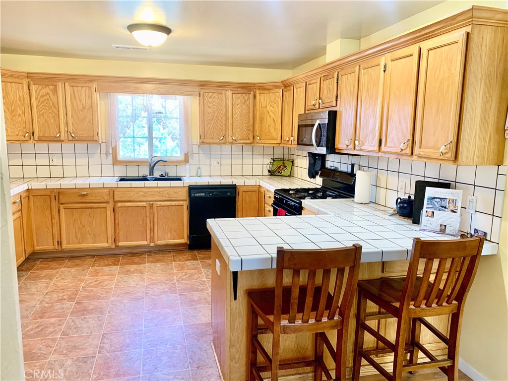 18076 Vista Point Ct Property Photo 9