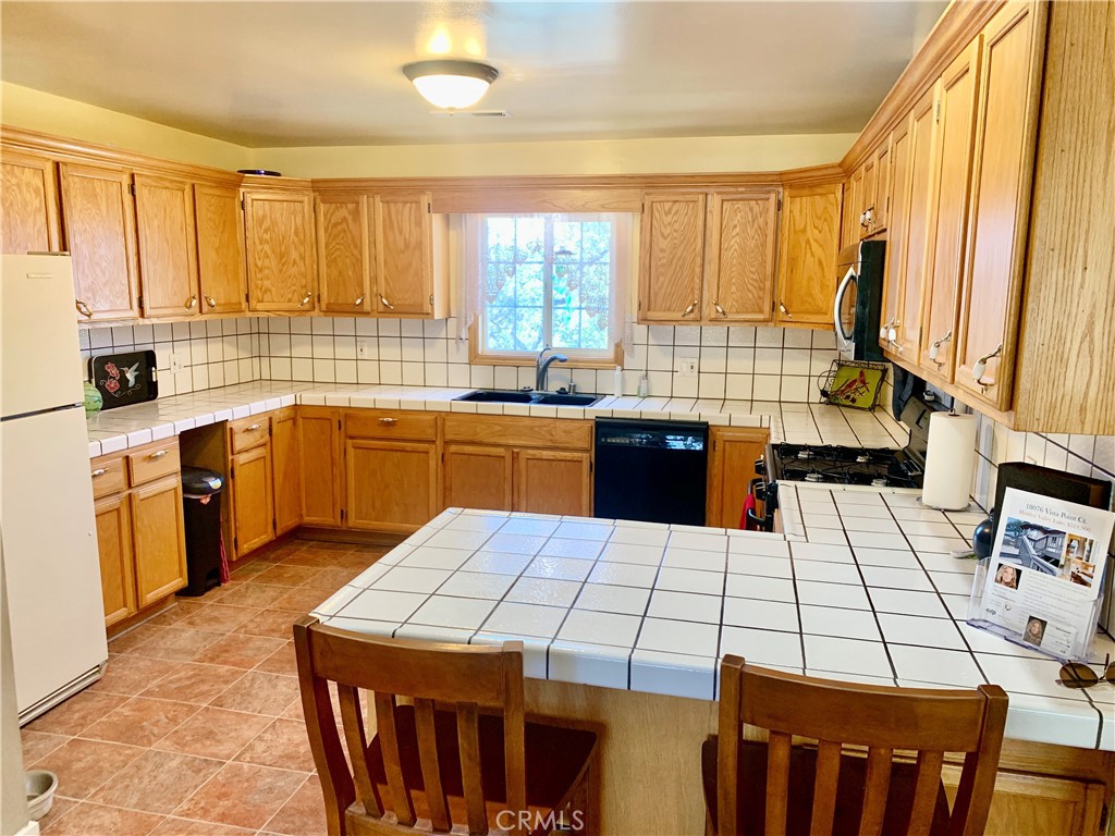 18076 Vista Point Ct Property Photo 10