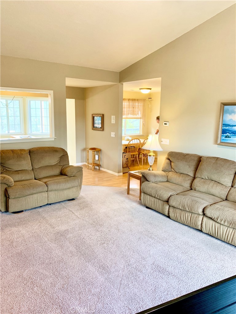 18076 Vista Point Ct Property Photo 20