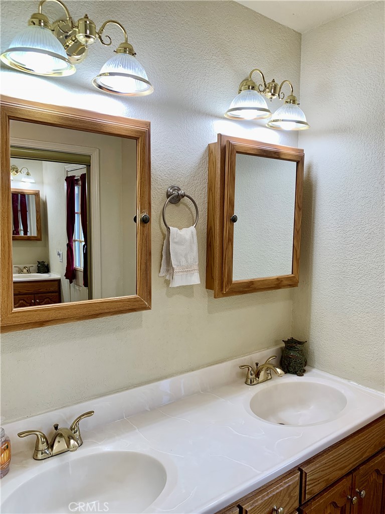 18076 Vista Point Ct Property Photo 25
