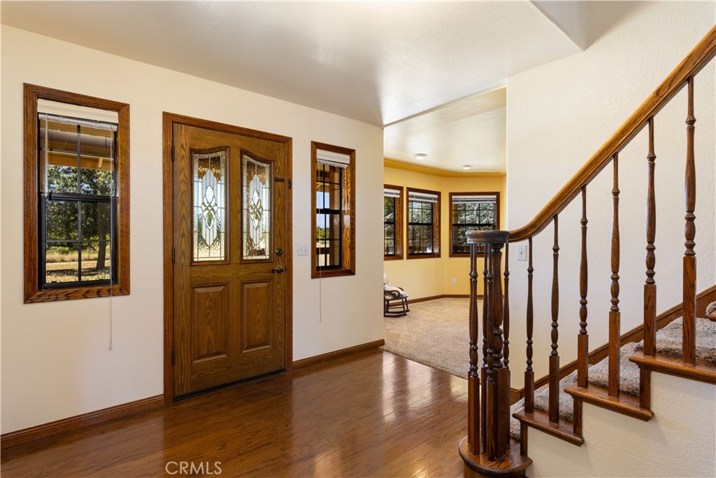 920 Park Way Property Photo 8