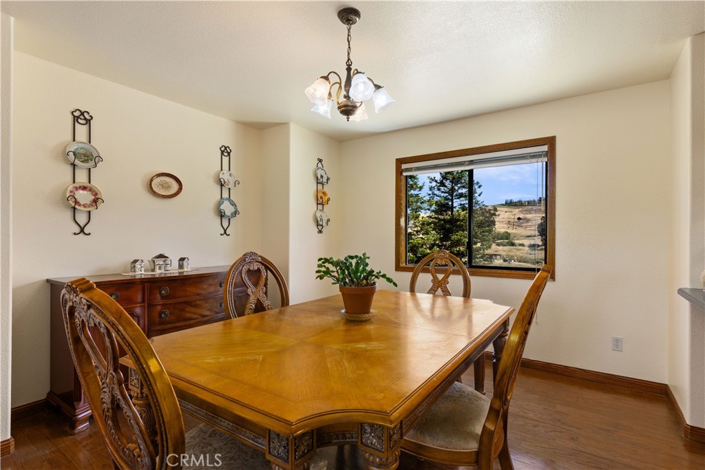 920 Park Way Property Photo 11