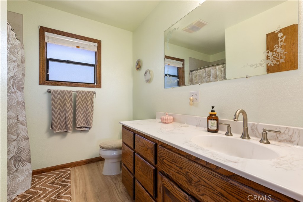 920 Park Way Property Photo 35
