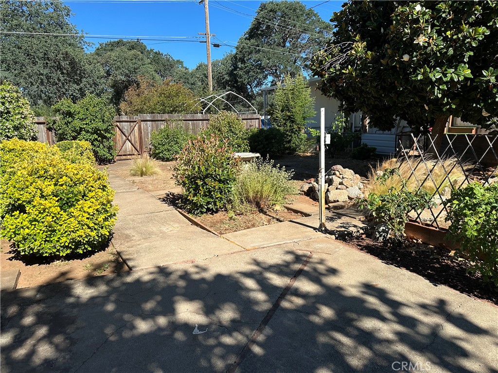 5647 Jones Property Photo 2