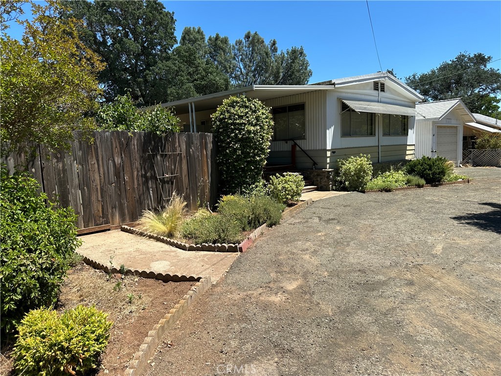 5647 Jones Property Photo 3