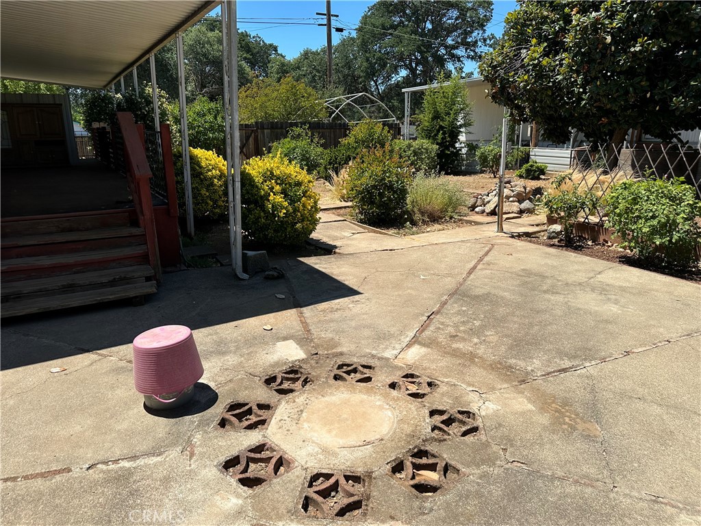 5647 Jones Property Photo 6