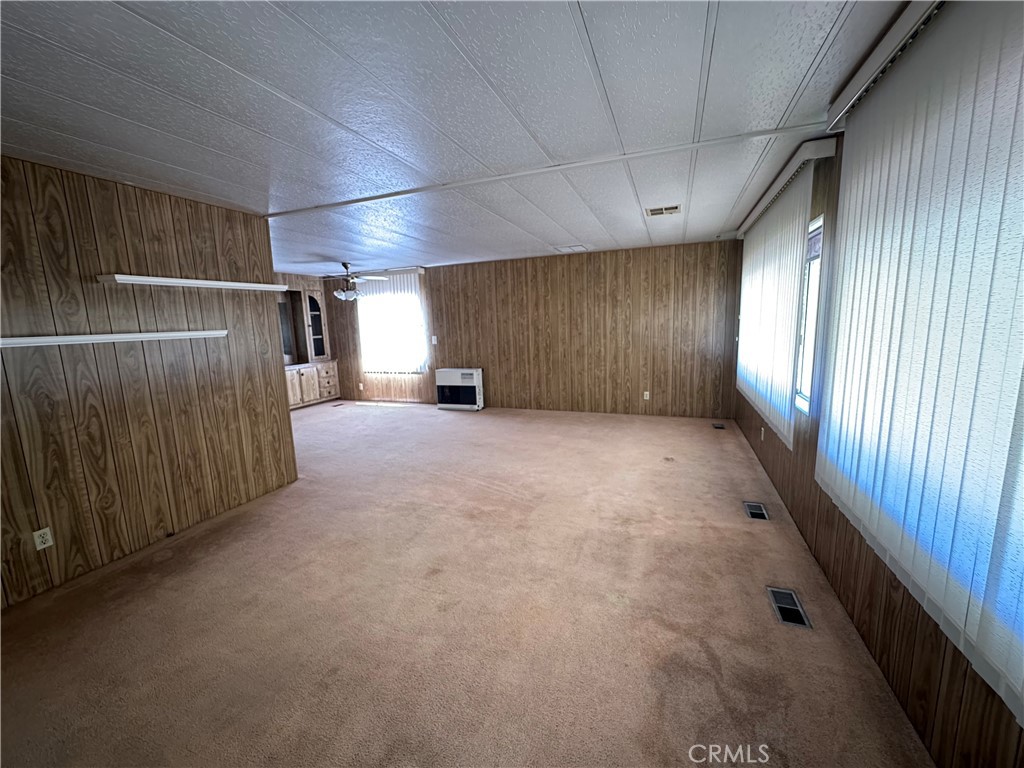 5647 Jones Property Photo 8