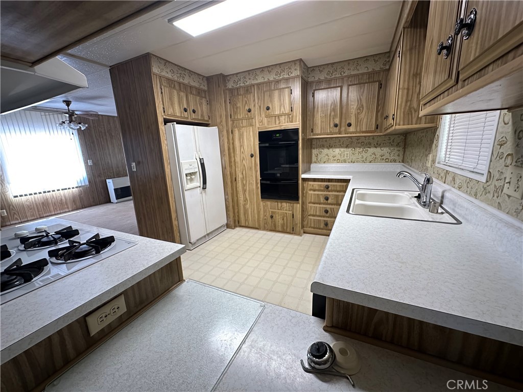 5647 Jones Property Photo 11