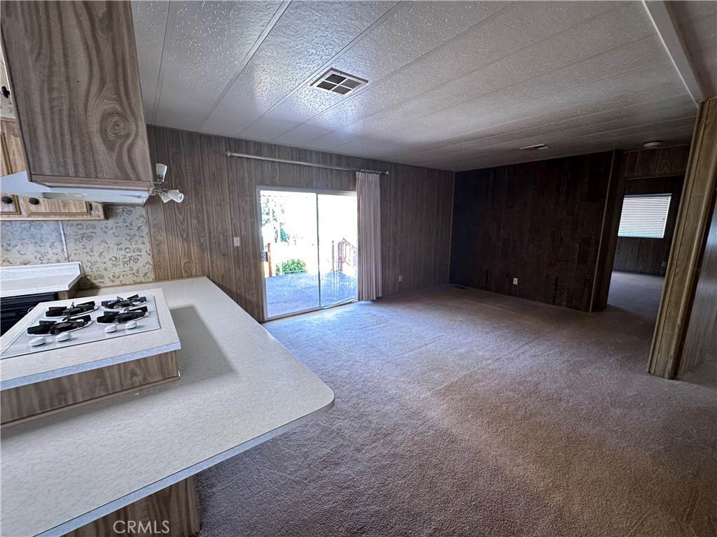 5647 Jones Property Photo 12
