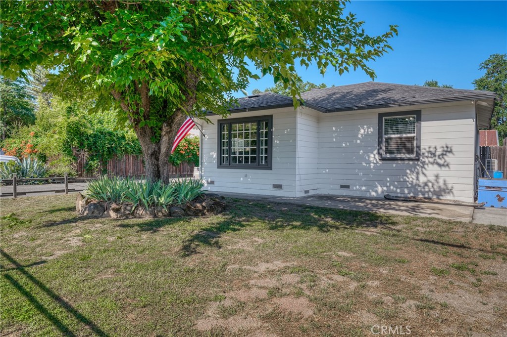 9655 Main Property Photo 4
