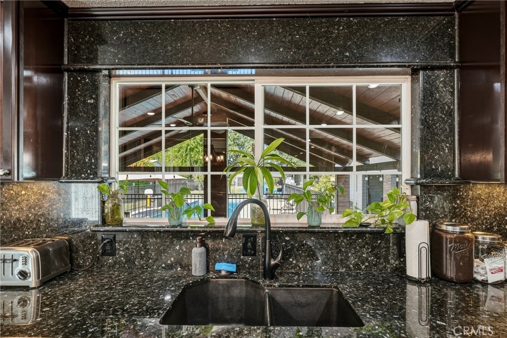 9655 Main Property Photo 11