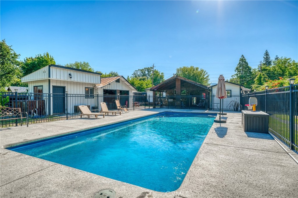 9655 Main Property Photo 29
