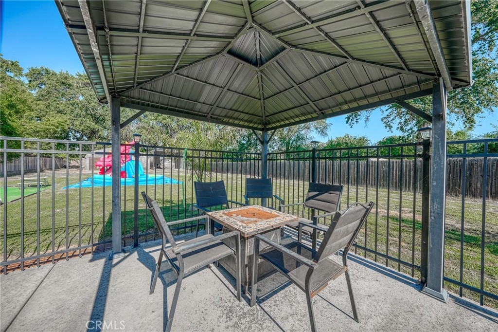 9655 Main Property Photo 37