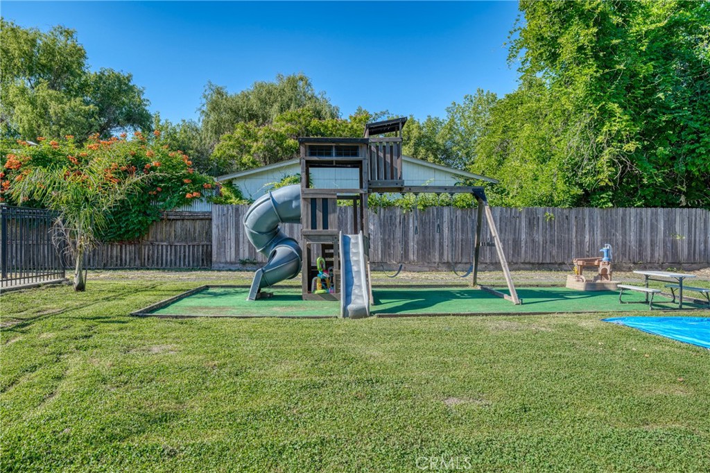 9655 Main Property Photo 40