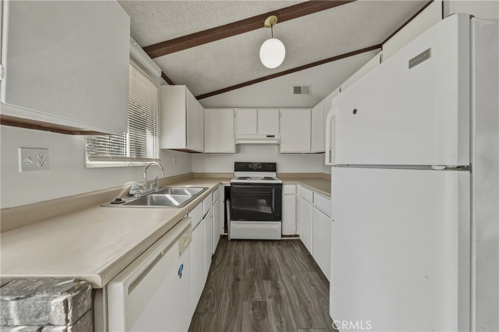 4718 Hawaina Way Property Photo 8