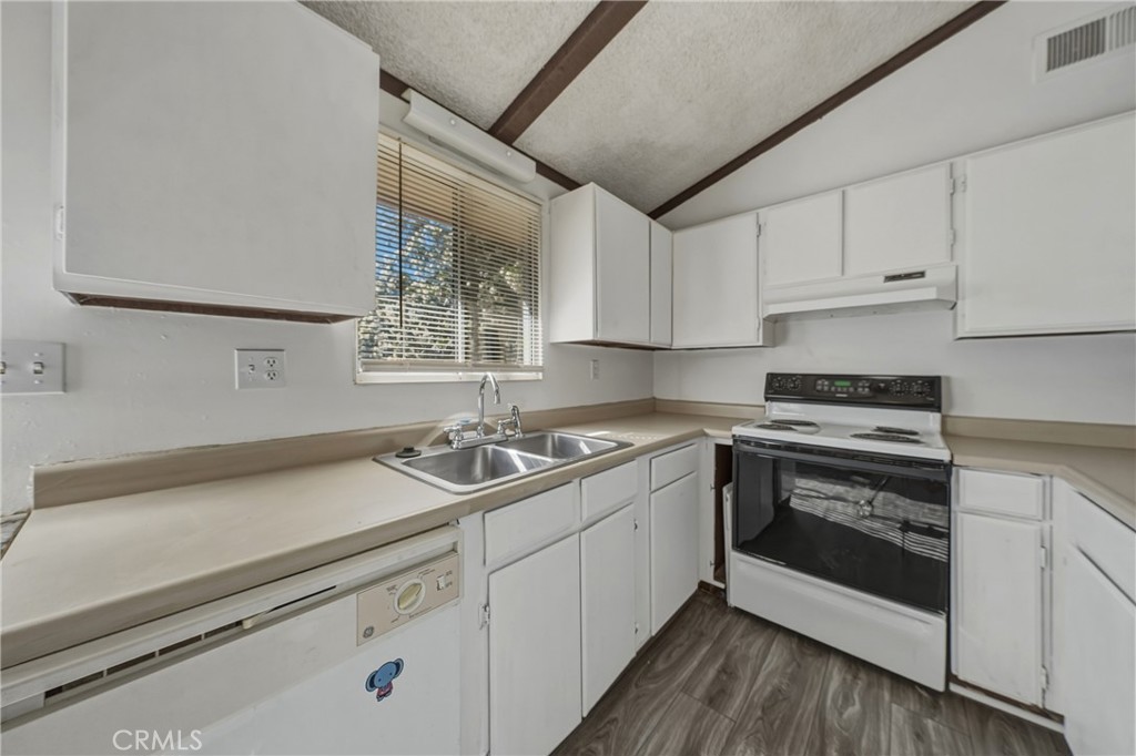 4718 Hawaina Way Property Photo 9