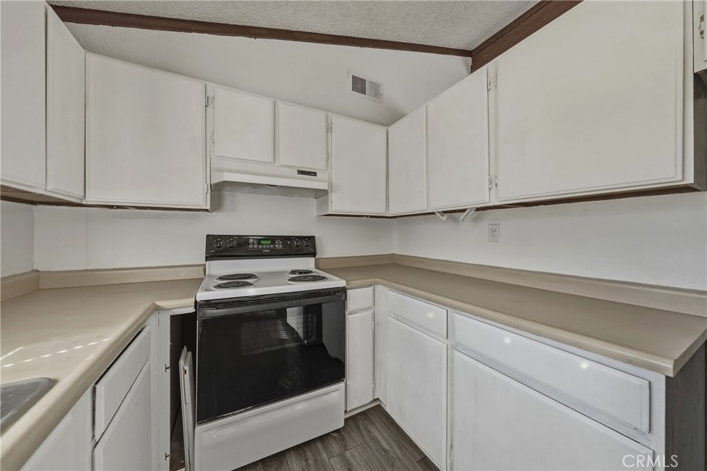 4718 Hawaina Way Property Photo 10