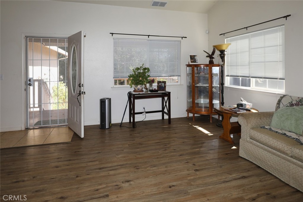15825 23rd Property Photo 9