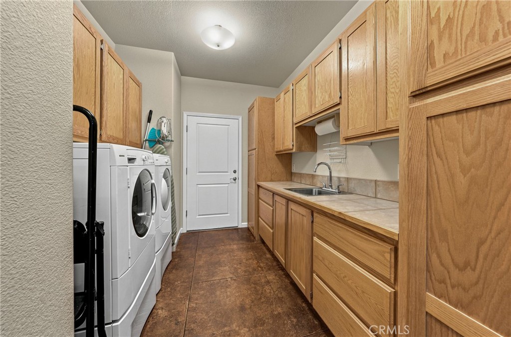 2260 Lakeshore Boulevard Property Photo 39