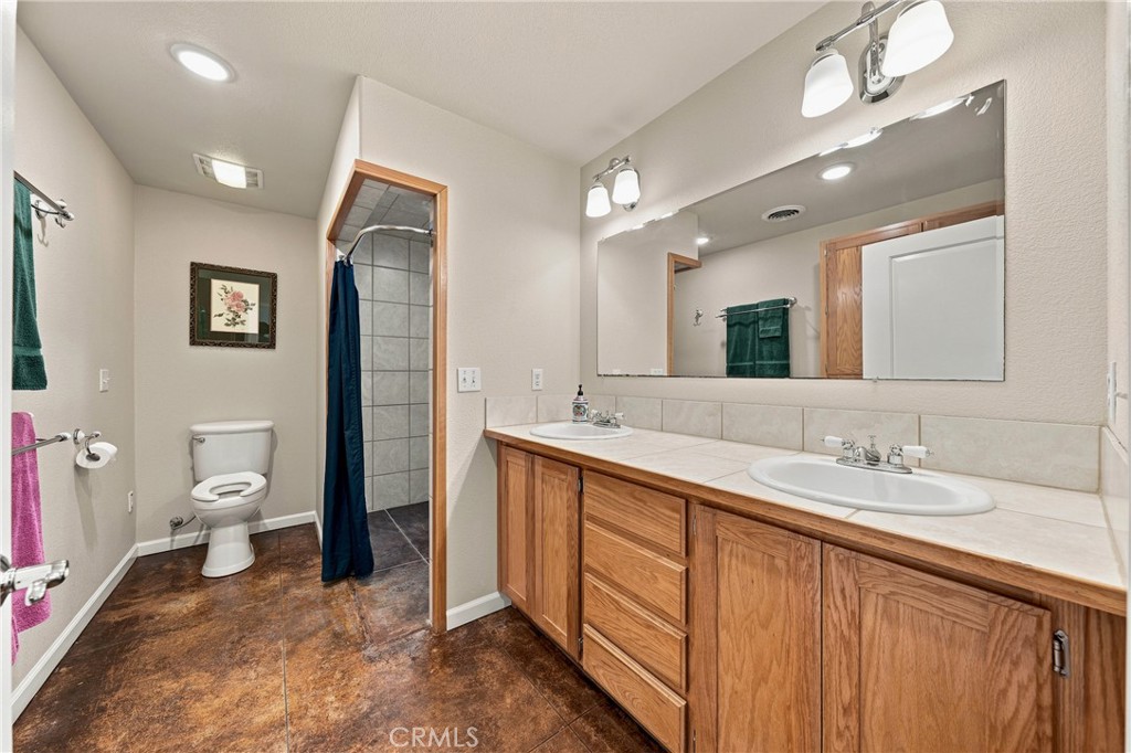 2260 Lakeshore Boulevard Property Photo 40