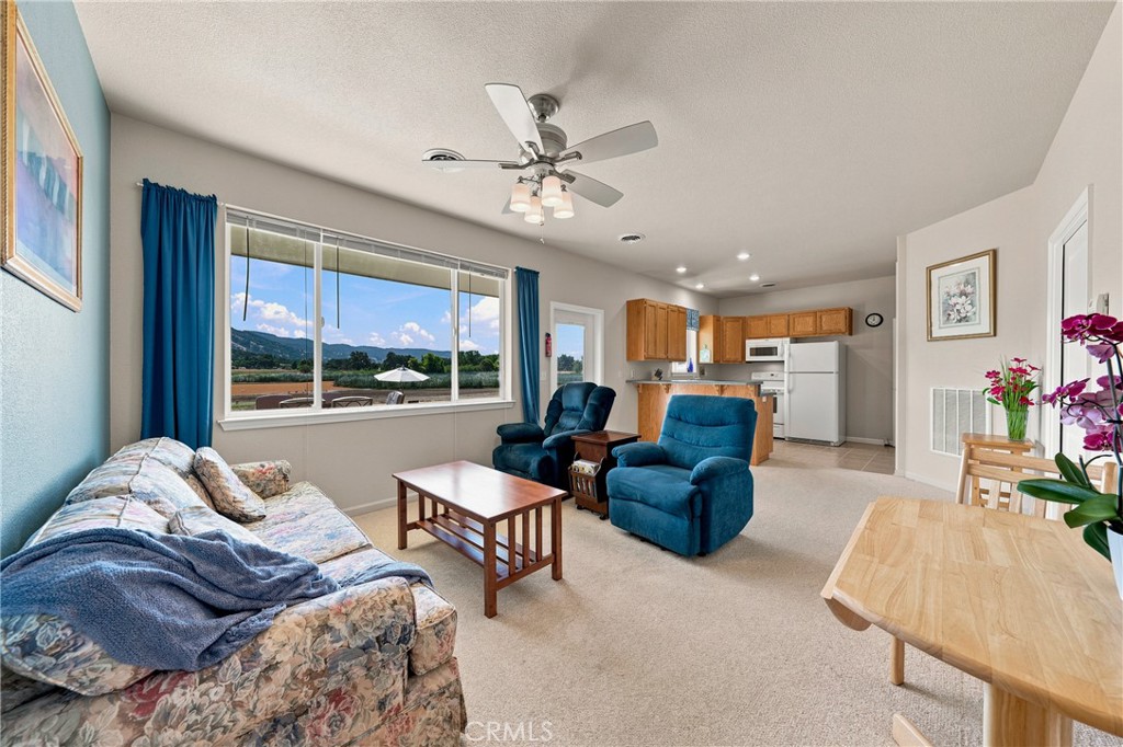 2260 Lakeshore Boulevard Property Photo 49