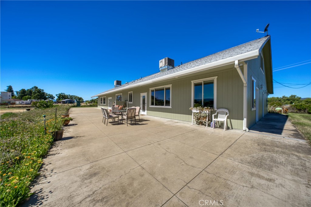 2260 Lakeshore Boulevard Property Photo 64