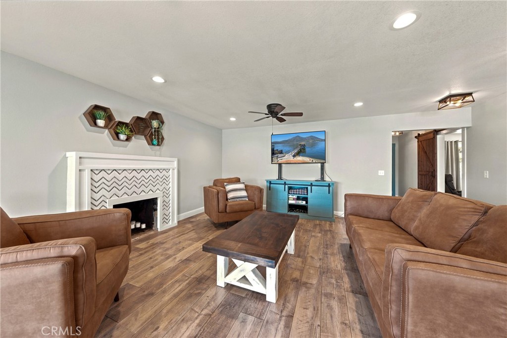 9175 Glenhaven Property Photo 21