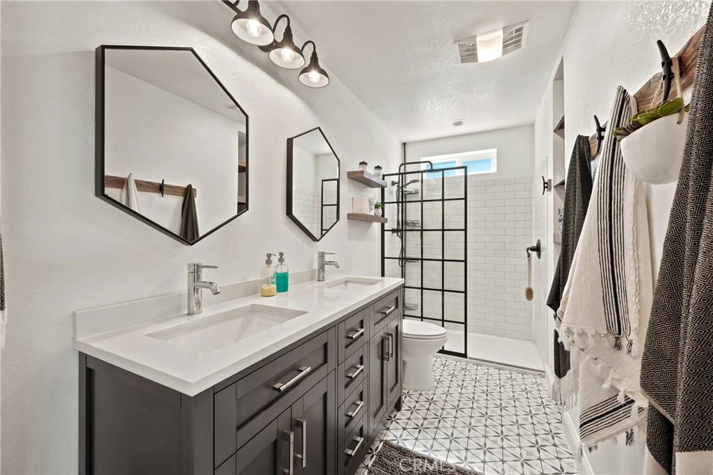 9175 Glenhaven Property Photo 36