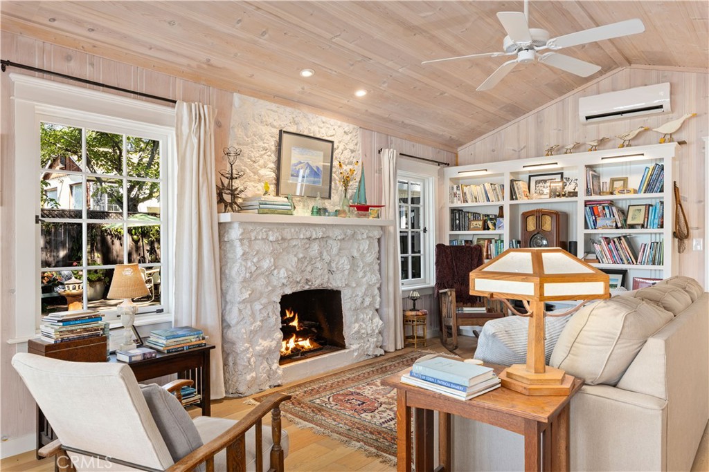 11611 Garden Court Property Photo 10