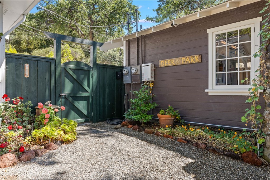 11611 Garden Court Property Photo 29