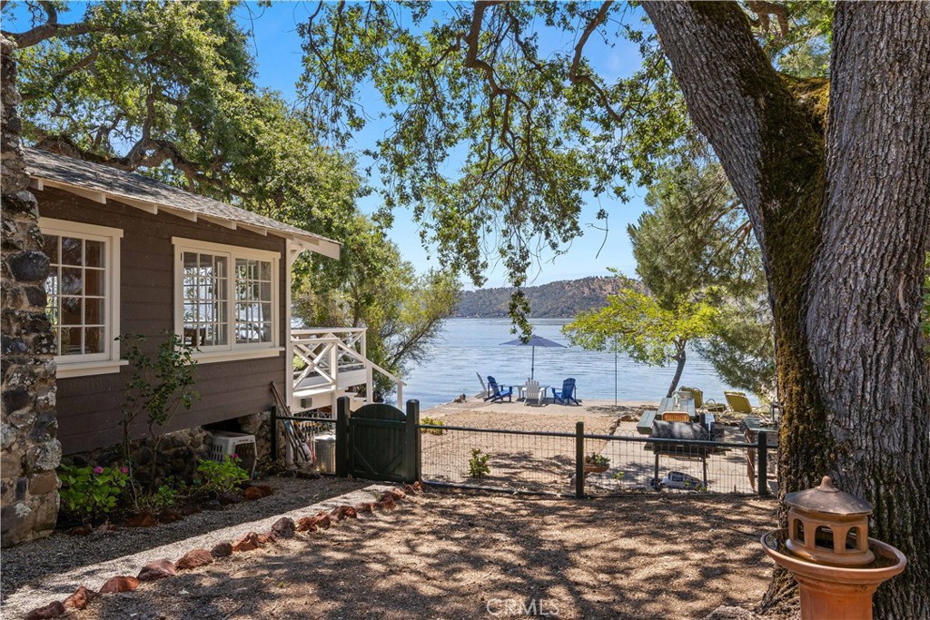 11611 Garden Court Property Photo 30