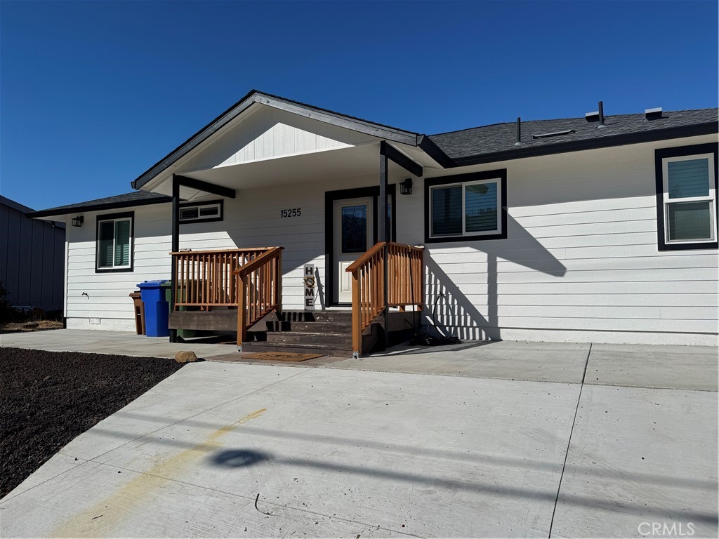 15255 Summit Boulevard Property Photo 1