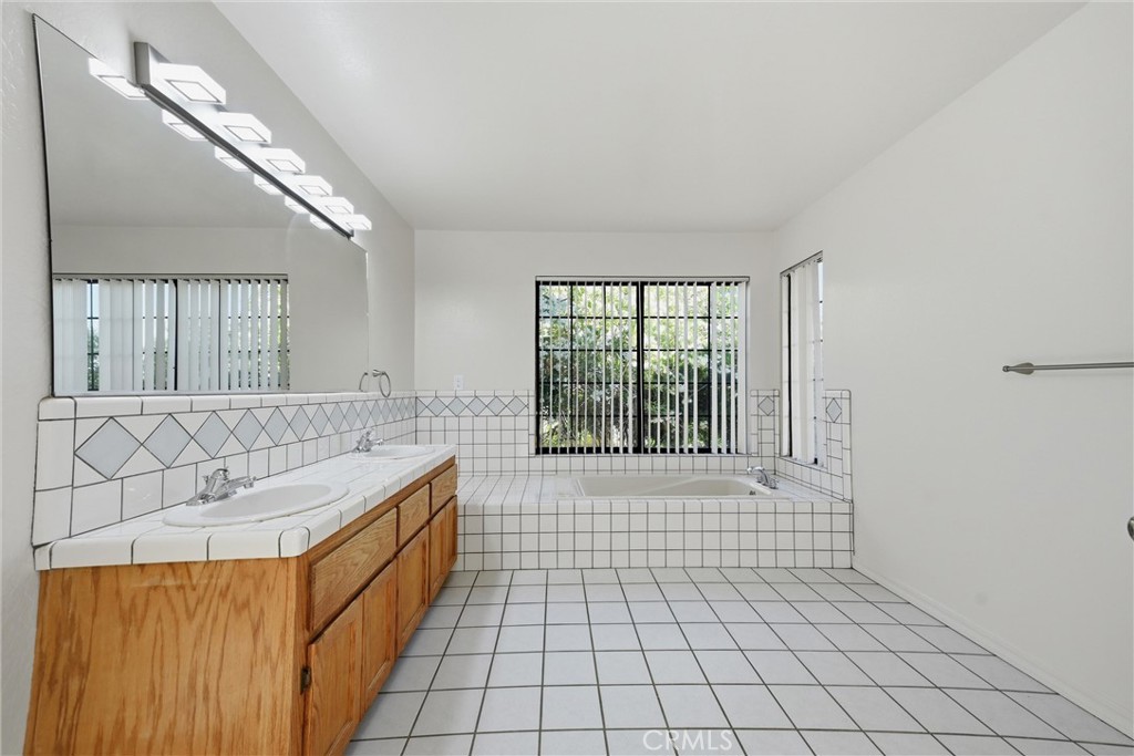 17153 Squirrelhill Road Property Photo 20