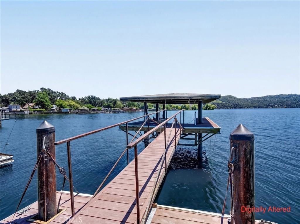 13911 Lakeshore Property Photo 3