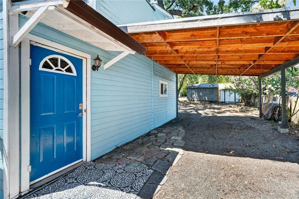 13911 Lakeshore Property Photo 4