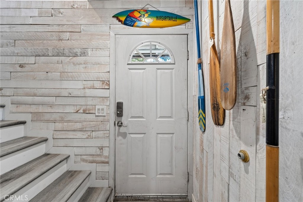 13911 Lakeshore Property Photo 5