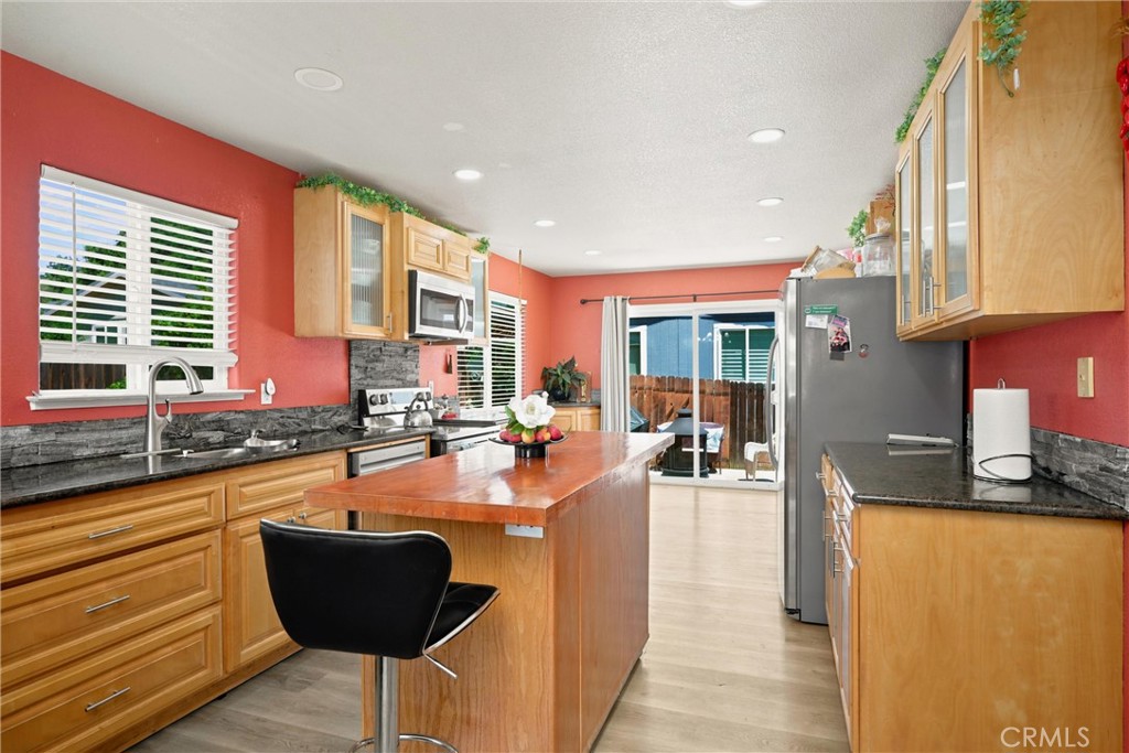 200 Island View Drive Property Photo 4