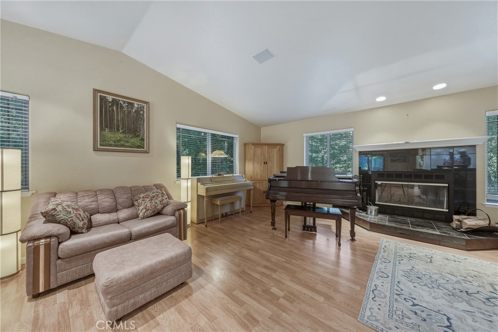 15800 Rainbow Property Photo 9