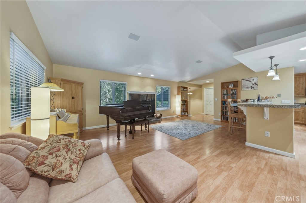 15800 Rainbow Property Photo 11